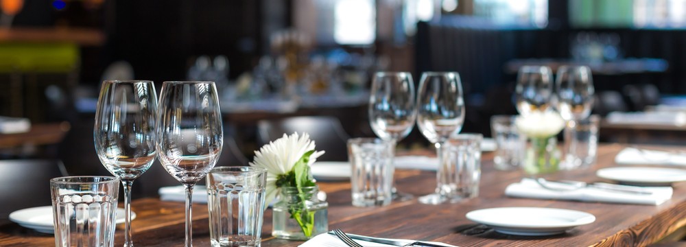 restaurant table setting