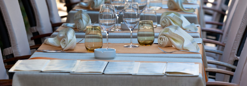 essential linen for restaurants