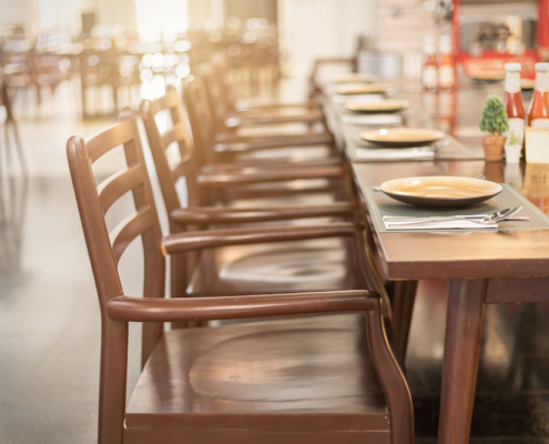 Why Restaurant Owners Should Invest in Linen Services